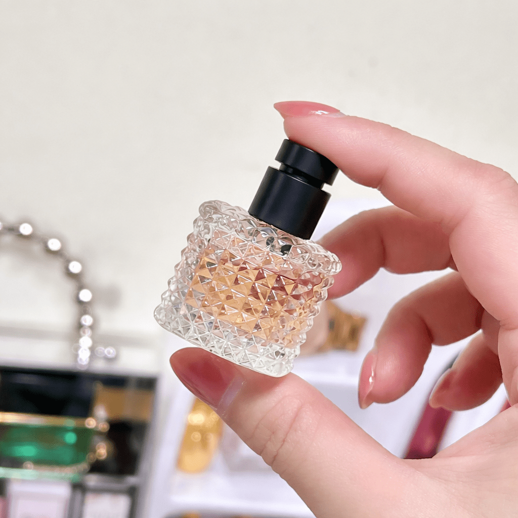 Miniatura Valentino Donna Born In Roma EDP 6ml - Decantopia